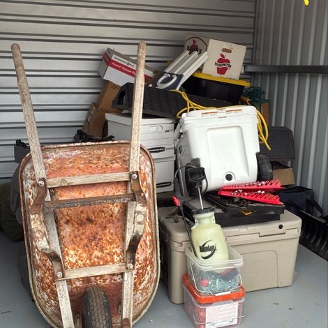 10 x 10 storage unit in Sioux City, IA