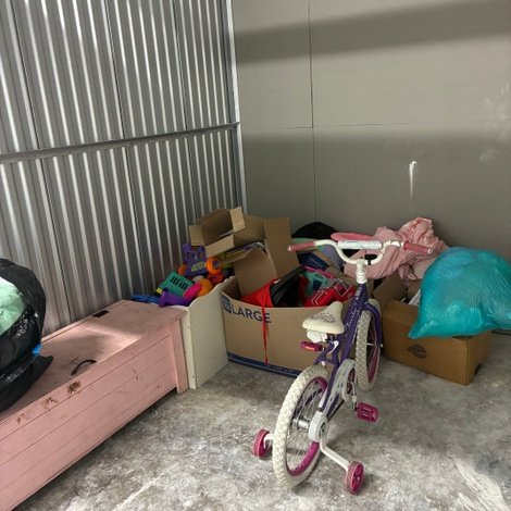 10 x 10 storage unit in Valdosta, GA