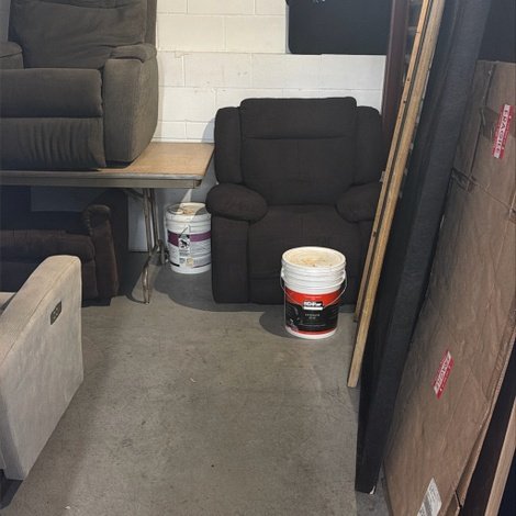 18 x 9 storage unit in N New Hope, MN