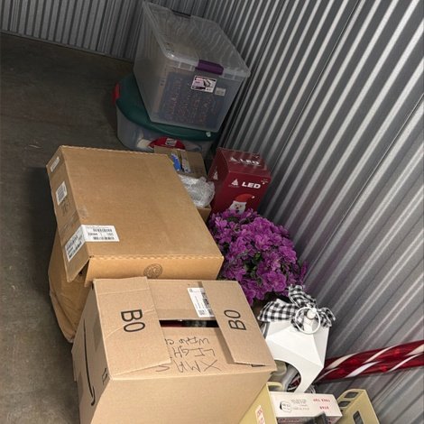5 x 8 storage unit in Saint Paul, MN