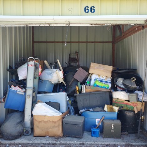 10 x 10 storage unit in Manning, SC