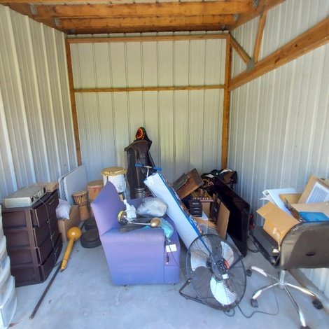 10 x 10 storage unit in Manning, SC