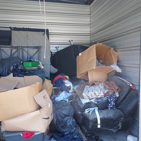 10 x 10 storage unit in Manning, SC