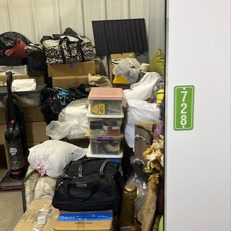 10 x 10 storage unit in Saint Robert, MO