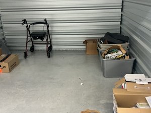10 x 10 storage unit in Inwood, WV