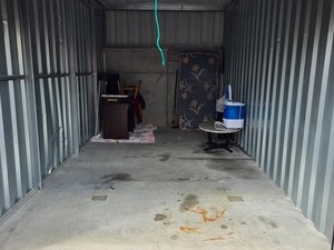 10 x 19 unit in Cumberland