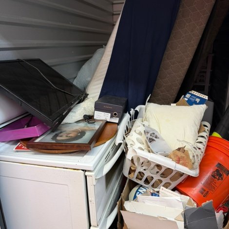 5 x 10 storage unit in Detroit, MI