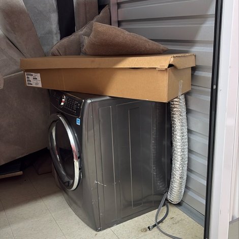 10 x 10 storage unit in Waterford, MI