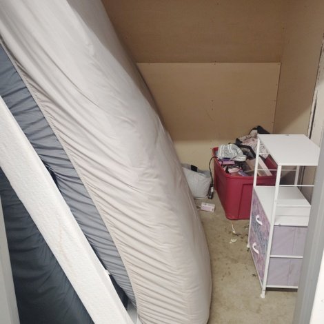 8 x 16 storage unit in Detroit, MI