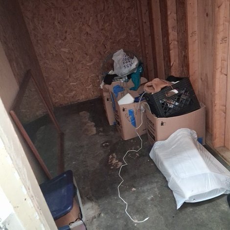 5 x 8 storage unit in Detroit, MI