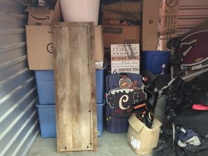 10 x 10 storage unit in Troy, MI