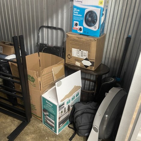 10 x 10 storage unit in Colonial Heights, VA