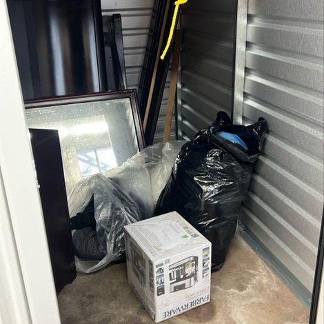 10 x 10 storage unit in Chicago, IL
