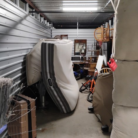 10 x 25 storage unit in Milwaukee, WI