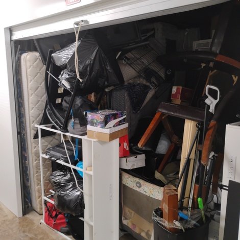 10 x 10 storage unit in Milwaukee, WI