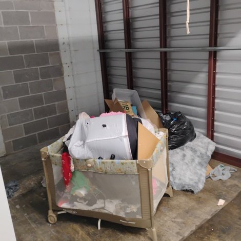 10 x 10 storage unit in Milwaukee, WI