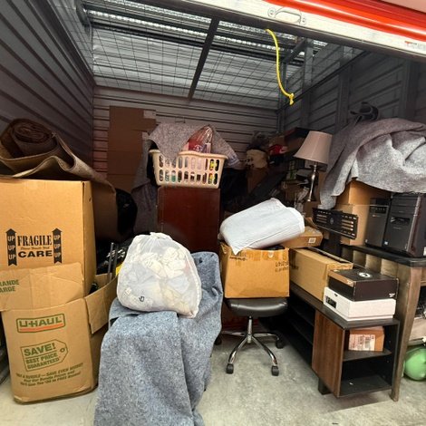 10 x 10 storage unit in West West Palm Beach, FL