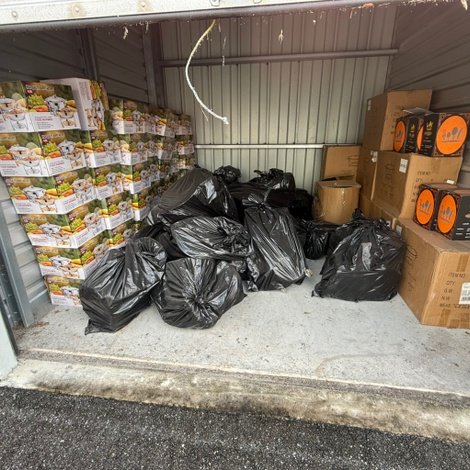 10 x 10 storage unit in West West Palm Beach, FL