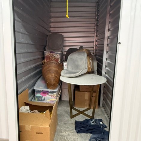 5 x 10 storage unit in West West Palm Beach, FL