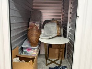 5 x 10 storage unit in West West Palm Beach, FL