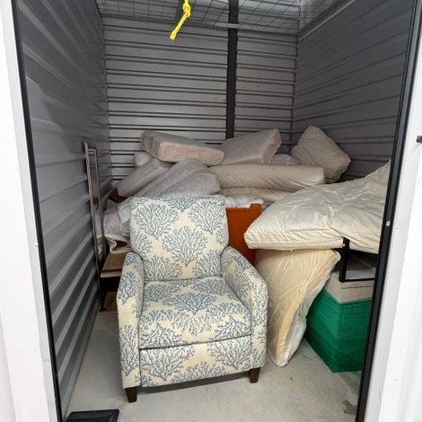 10 x 8 storage unit in West West Palm Beach, FL
