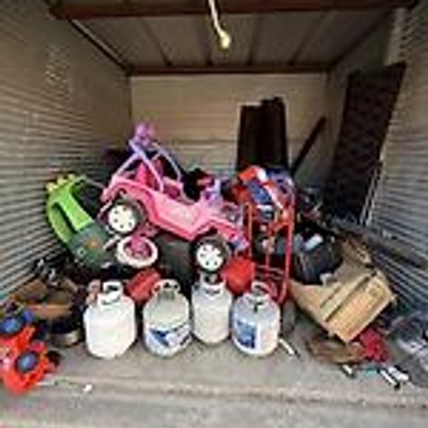 10 x 10 storage unit in Dallas, TX