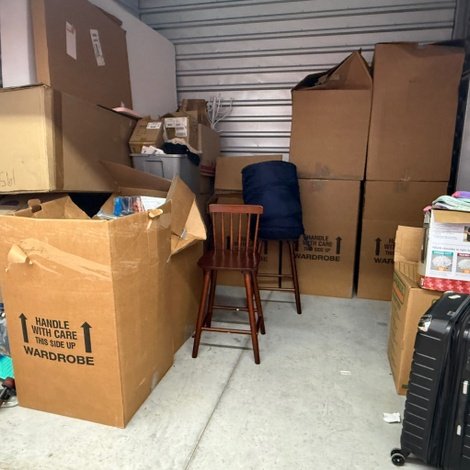 10 x 10 storage unit in West West Palm Beach, FL