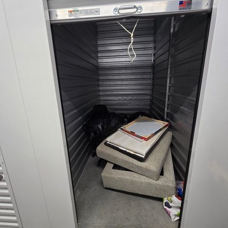 5 x 10 storage unit in Johnston, RI