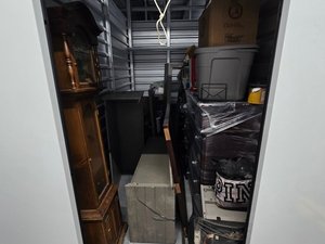 5 x 10 storage unit in Johnston, RI