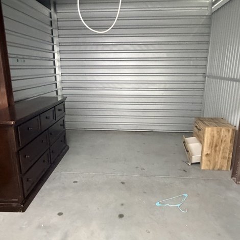 10 x 10 storage unit in Lexington, KY