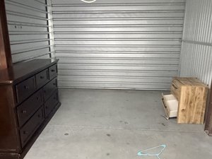 10 x 10 unit in Lexington
