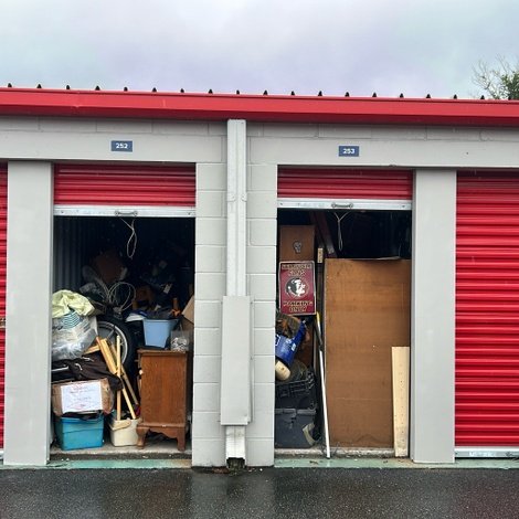 10 x 10 storage unit in Gainesville, FL