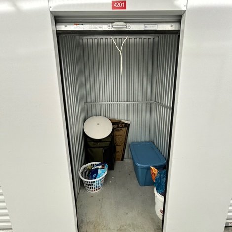 5 x 5 storage unit in North St Petersburg, FL