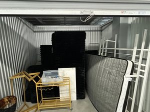 10 x 10 storage unit in North St Petersburg, FL