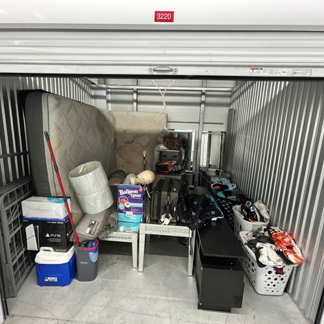 10 x 10 storage unit in North St Petersburg, FL