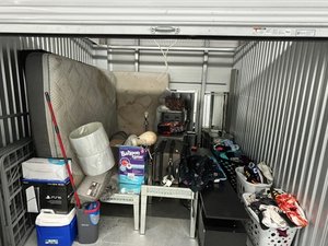 10 x 10 storage unit in North St Petersburg, FL