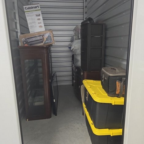 5 x 10 storage unit in Jacksonville, FL
