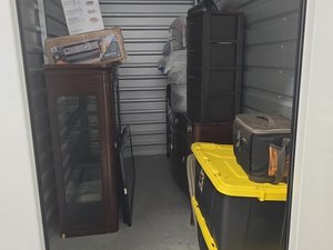 5 x 10 storage unit in Jacksonville, FL