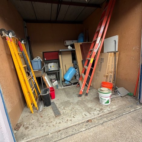 10 x 10 storage unit in Irving, TX