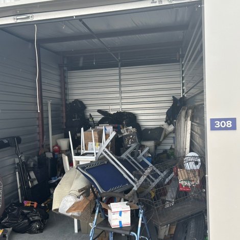 10 x 15 storage unit in Seffner, FL
