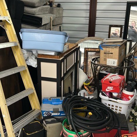 10 x 10 storage unit in Cape Coral, FL