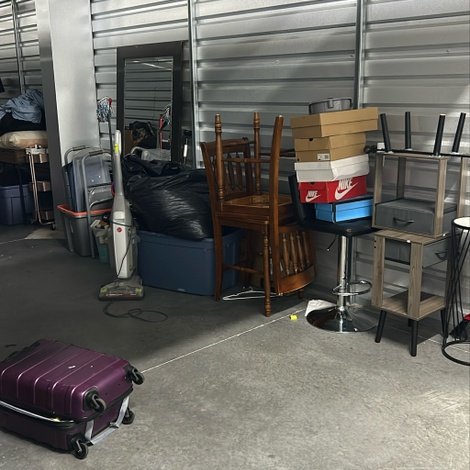 10 x 30 storage unit in Jacksonville, FL