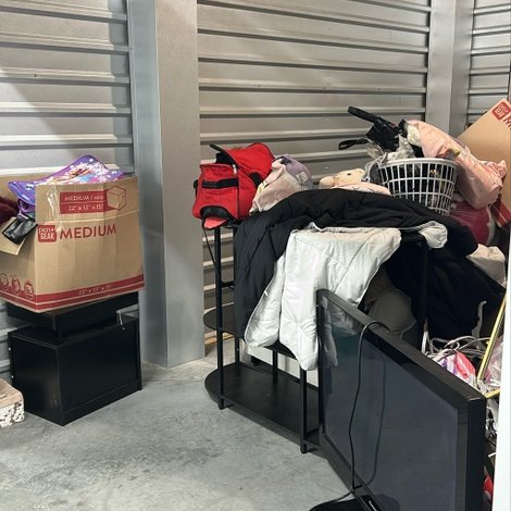 10 x 15 storage unit in Jacksonville, FL