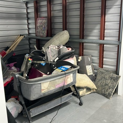 10 x 10 storage unit in Jacksonville, FL