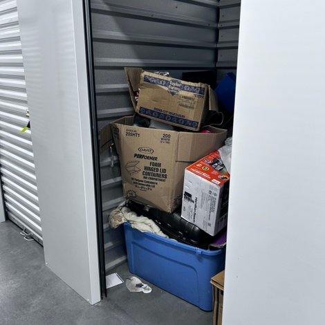 5 x 5 storage unit in Jacksonville, FL