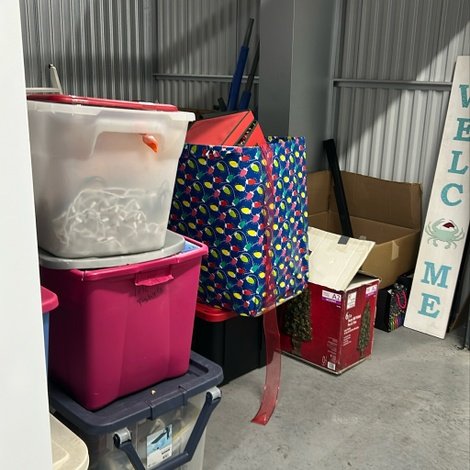 10 x 10 storage unit in Jacksonville, FL