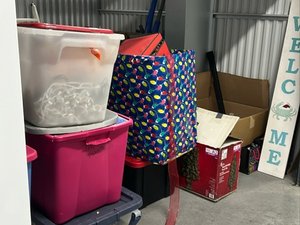 10 x 10 storage unit in Jacksonville, FL