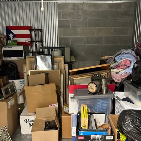 10 x 10 storage unit in Tampa, FL