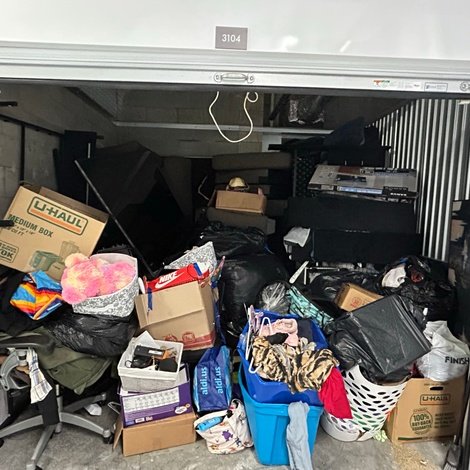10 x 10 storage unit in Tampa, FL