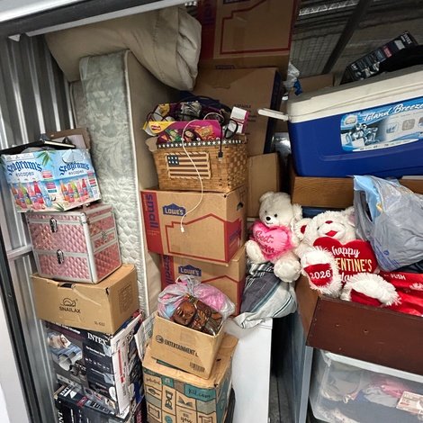 10 x 20 storage unit in Tampa, FL